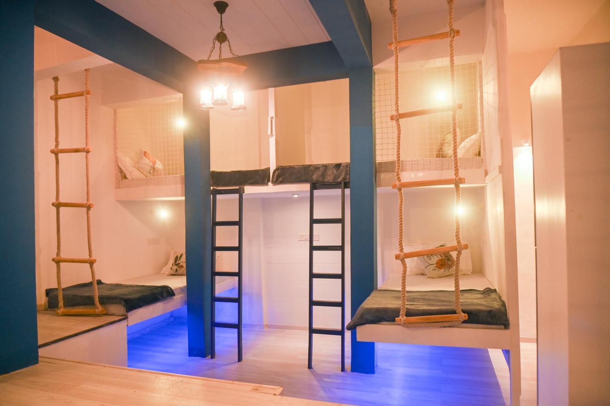 The Voyage - Cafe Hostel Cowork Πούνε Εξωτερικό φωτογραφία